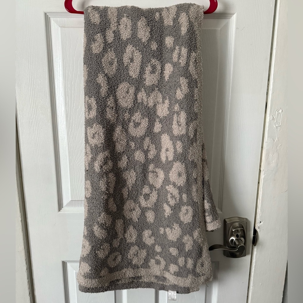 Mud Pie Grey And Cream Leopard Throw Blanket